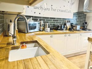 SEAVIEW ROAD- click for photo gallery